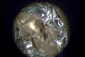 الماسی کوچک حاوی ماده ای از اعماق زمین کشف شد
