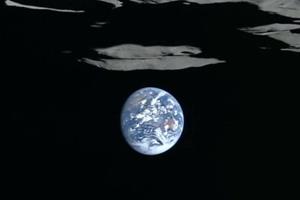 طلوع زمین از افق ماه