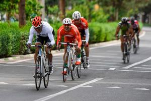  ارائه شبیه‌ساز متحرک دوچرخه‌سواری برای آنالیز حرفه‌ای ورزشکاران