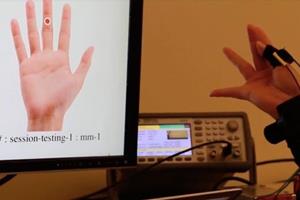  تشخیص حرکات دست با ردیابی ارتعاشات صوتی