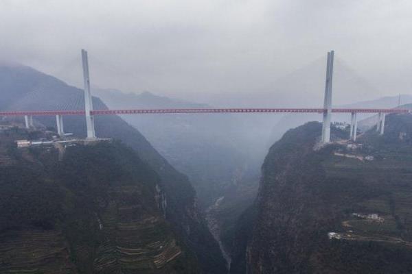 افتتاح مرتفع‌ترین پل جهان در چین