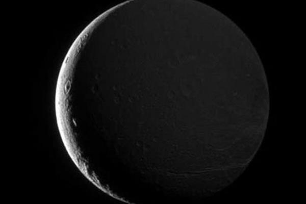 جدیدترین تصویر از قمر زحل