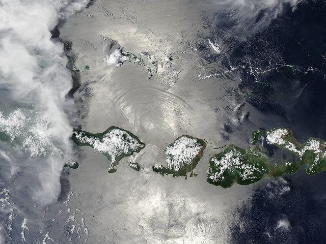 دریای نقره فام اندونزی از لنز دوربین ناسا