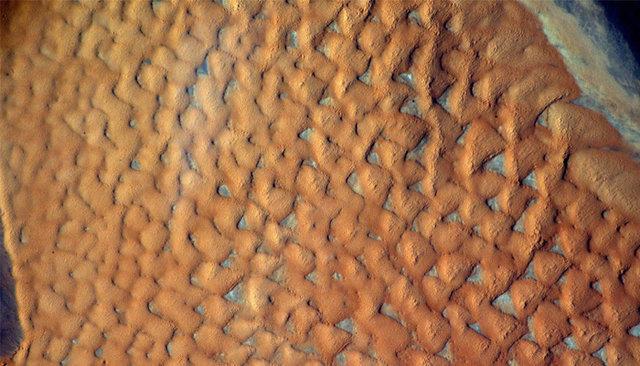 تصویر خارق‌العاده تپه‌های شنی از منظر ایستگاه فضایی 