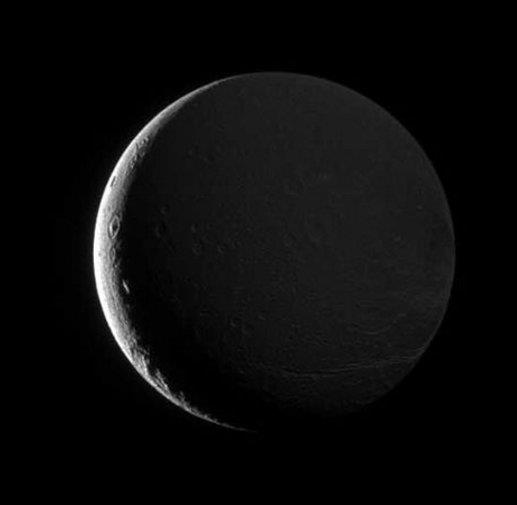 جدیدترین تصویر از قمر زحل