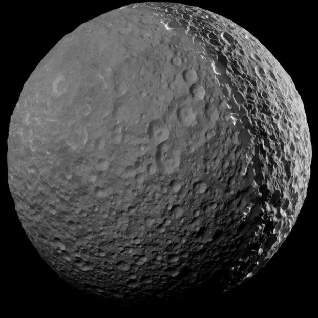 آخرین تصویر از کوچکترین قمر زحل منتشر شد