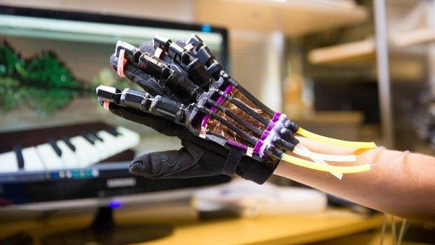 حس لمس اجسام در دنیای مجازی با دستکش هوشمند