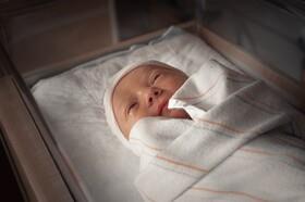 اندازه‌گیری دمای بدن نوزادان نارس با تشک هوشمند