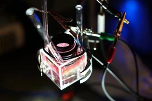 تبدیل شیشه به آینه با استفاده از نانوذرات