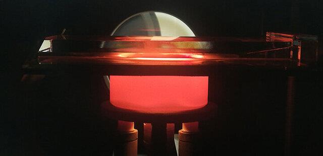  توسعه دیودهای نورانی قرمز خالص توسط بلورهای نیترید