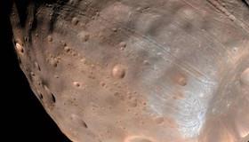 بزرگترین قمر مریخ در معرض فروپاشی
