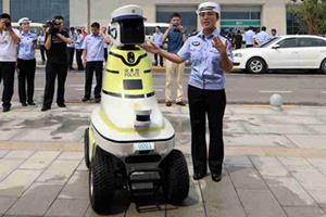  ربات‌ها دستیار افسران راهنمایی و رانندگی شدند