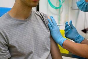  آزمایش واکسن کرونا روی انسان در آمریکا آغاز شد