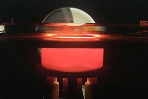  توسعه دیودهای نورانی قرمز خالص توسط بلورهای نیترید