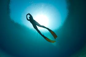 تنفس راحت‌تر غواصان در زیر آب با بلور جاذب اکسیژن