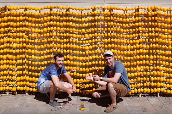 ساخت یک باتری پرقدرت با 1200 لیمو!