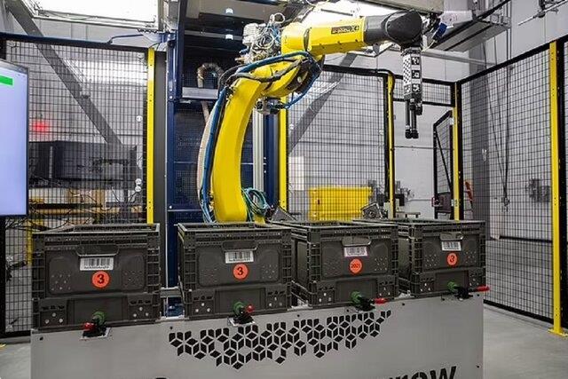 توانایی شگفت‌انگیز بازوی رباتیک "آمازون" در جابه‌جایی محصولات
