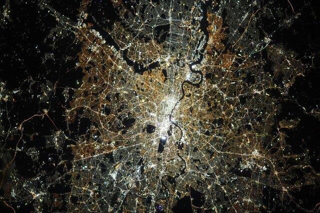 درخشش لندن از فضا