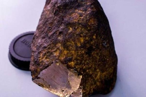 کشف مواد معدنی ناشناخته در شهاب‌سنگ روسی