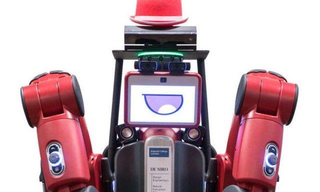  رباتی که به تعامل مستقیم انسان‌ها کمک می‌کند