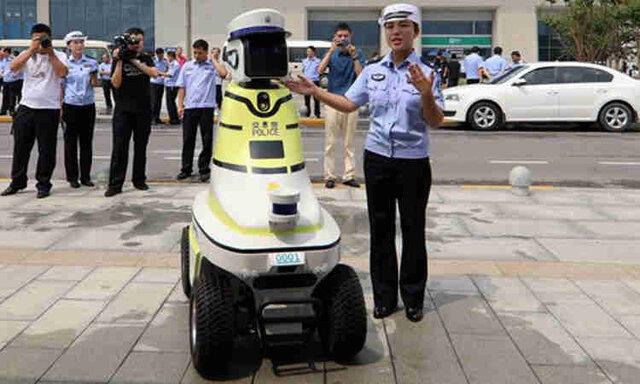  ربات‌ها دستیار افسران راهنمایی و رانندگی شدند