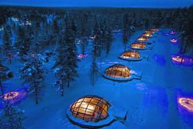 طراحی هتل شیشه‌ای به سبک «ایگلو» در فنلاند